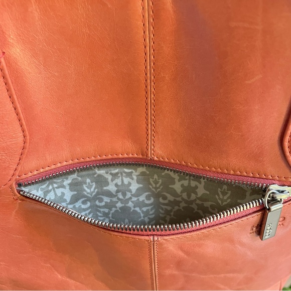 Hobo International large leather tote in salmon color. - Picture 9 of 16